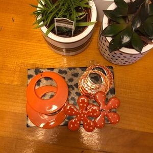 Groovy orange earring set